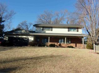 8814 Raven Oaks Dr, Omaha, NE 68152