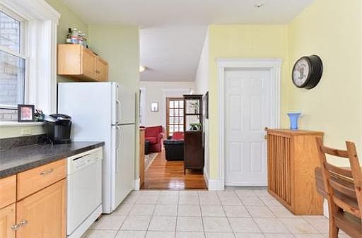 3rd image of 266-270 Windsor St #268-5
