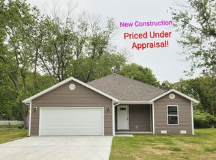 112 N Vine St, Marshfield, MO 65706
