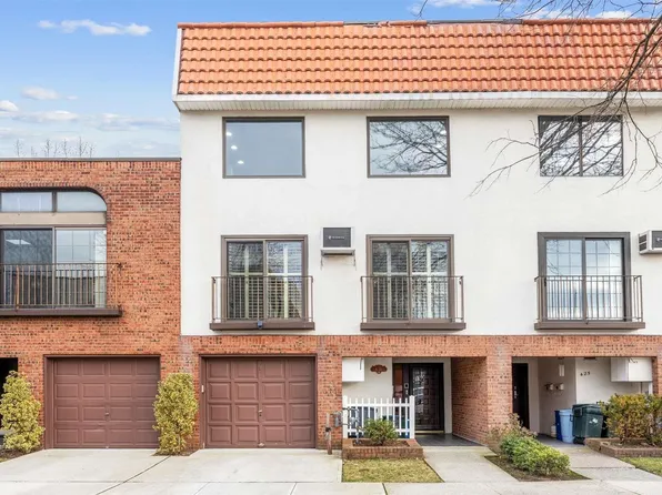 423 Schorr Drive #34D, College Point, NY 11356