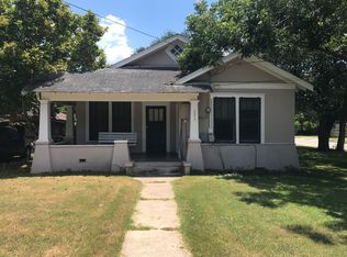 806 Saint Matthew St, Gonzales, TX 78629
