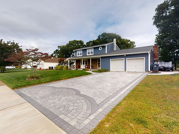 2nd image of 1016 Twin Oaks Dr