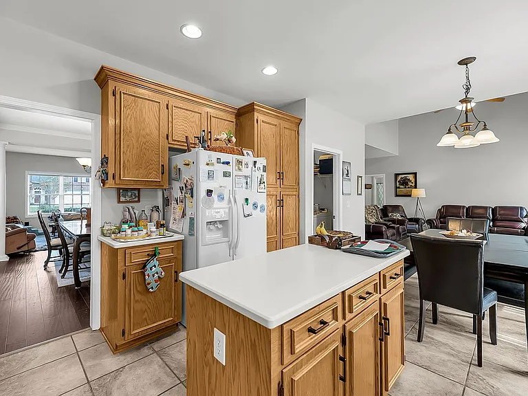 8725 Evangeline Dr — Photo 11