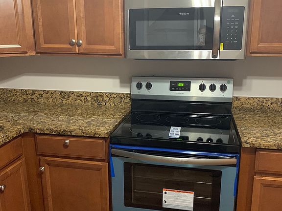 4th image of 214 E Cornell Dr
