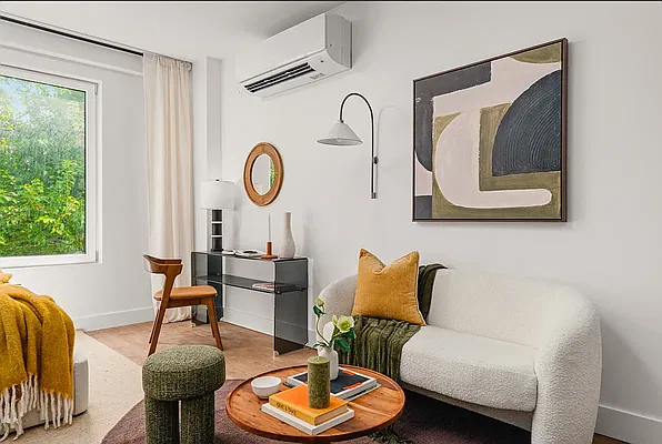 Living room, photo 1