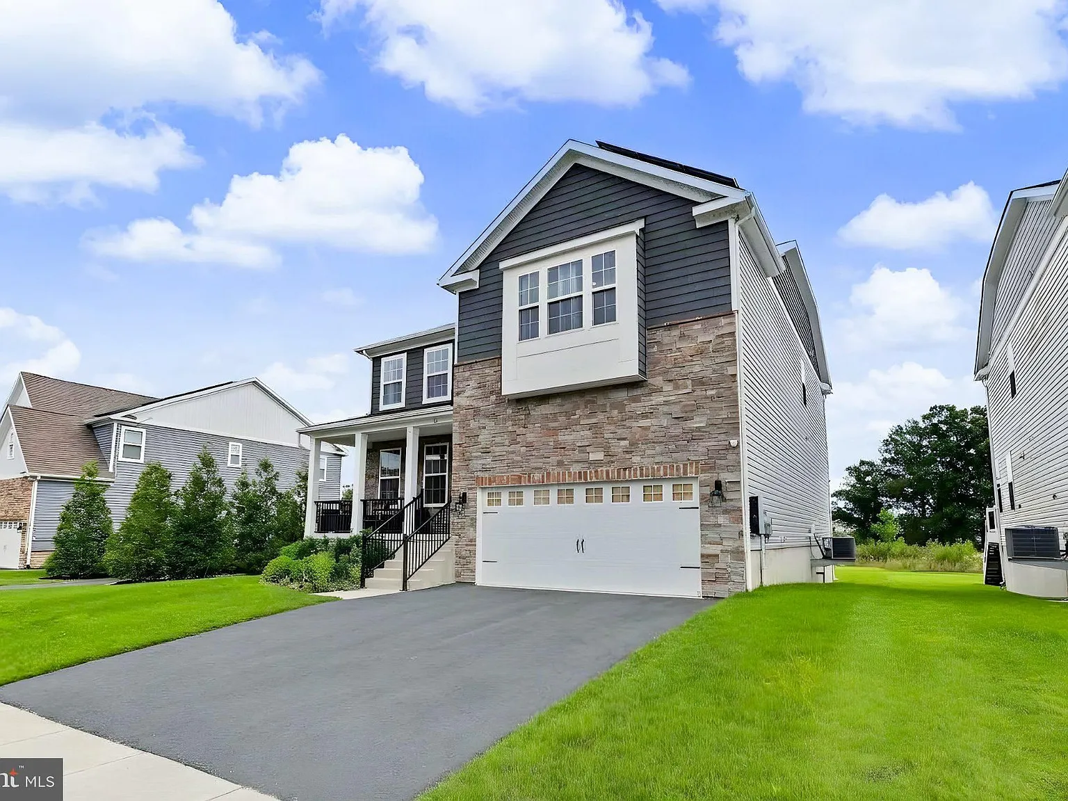 4 bed, 4.0 bath, 3151 sqft, $5,000 — Photo 4