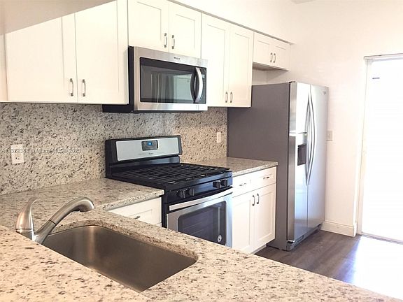2nd image of 7926 Sanibel Dr #7926