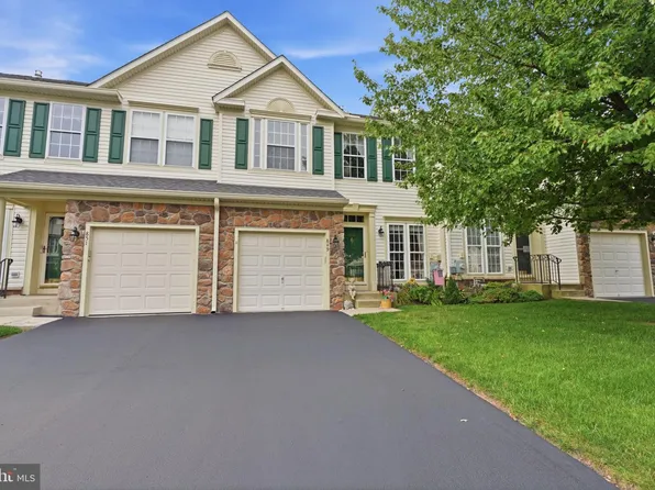 849 Geranium Dr, Warrington, PA 18976
