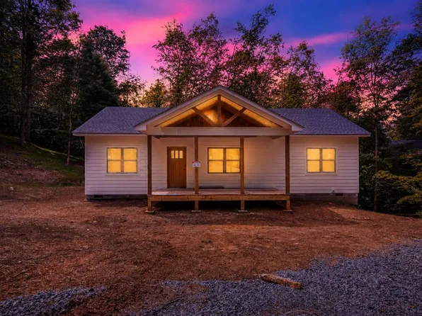 209 Pinecrest Ct, Ellijay, GA 30540