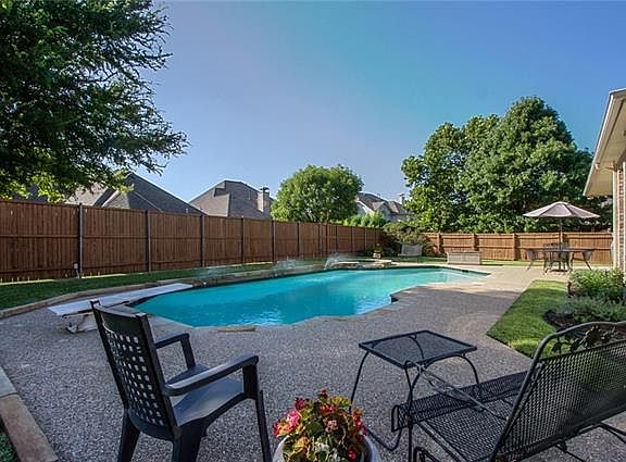 2nd image of 2116 Fleming Dr