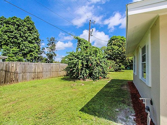 2nd image of 105 Leeland Heights Blvd E