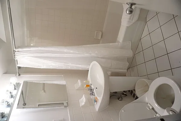 Rented by Manhattan Apartment Organization | media 14