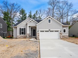 13465 Stafford Dr, Nunica, MI 49448