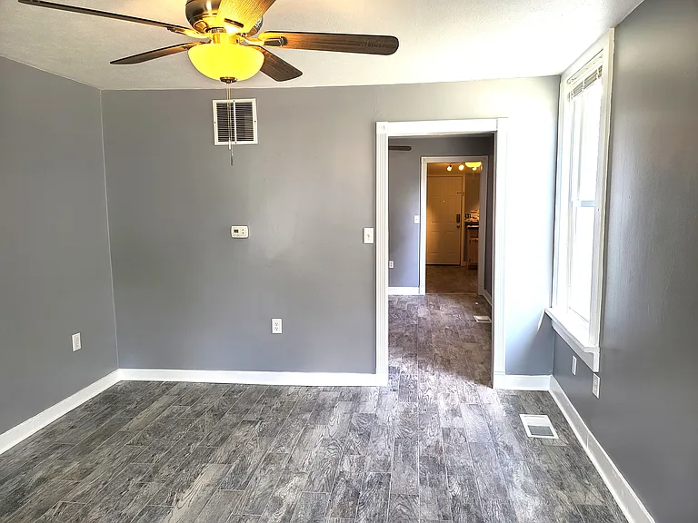 925 N 7th St — Photo 3