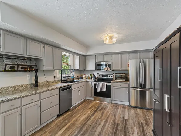 1160 W Choctaw Dr, London, OH 43140