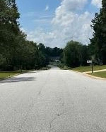 Exterior Neighborhood (street photo)