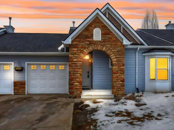 133 E Tucker Cir, Okotoks, AB T1S 2J8