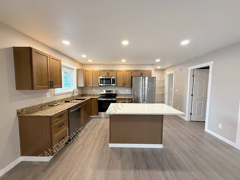 505 Cedar St — Photo 6