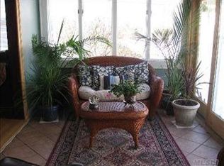 11 Bar Beach Rd, Port Washington, NY 11050