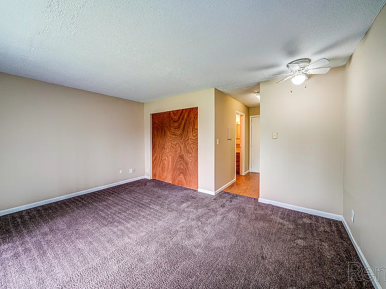 Bloomfield Apartments — Photo 19