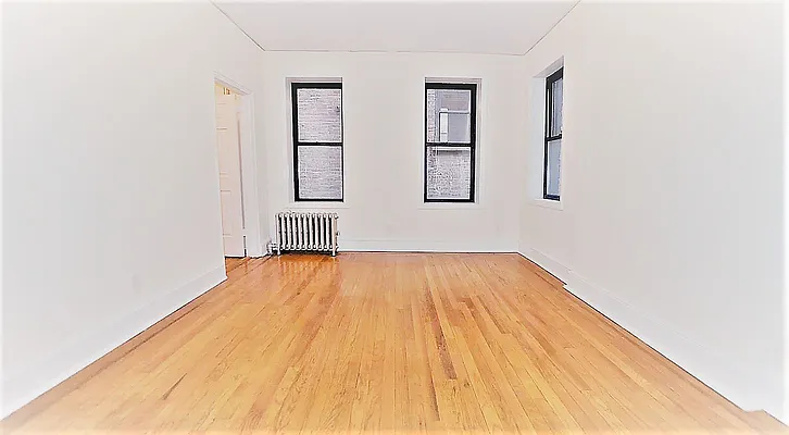 Rented by Manhattan Realty Group | media 6