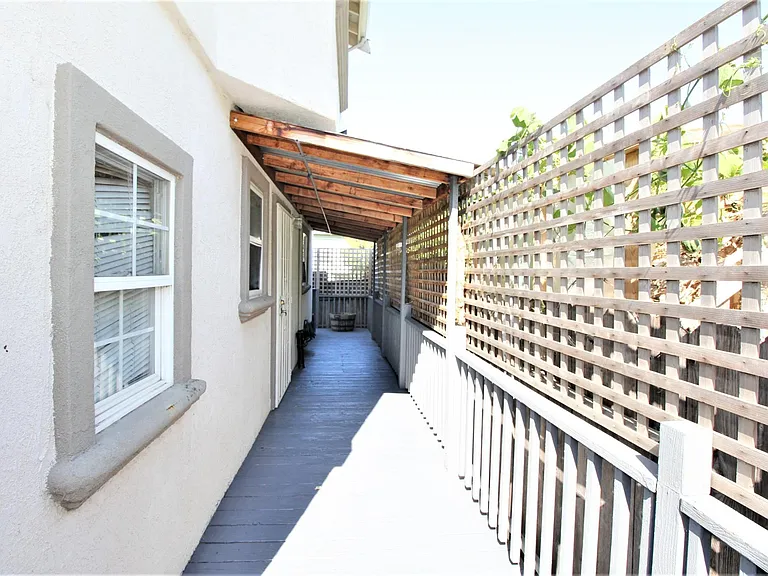 2108 27th Ave — Photo 16