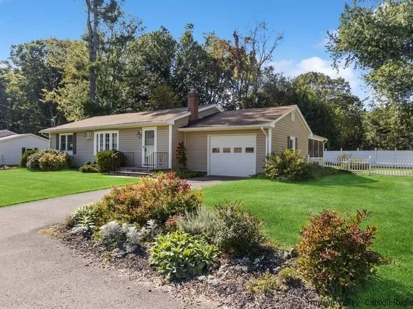 10 Pine Street, Tillson, NY 12472