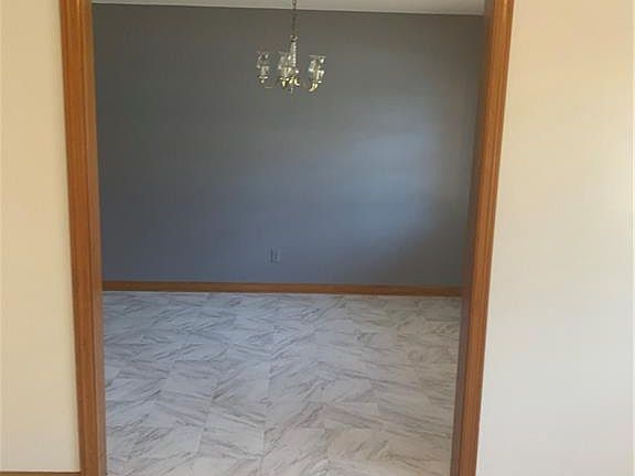 5th image of 203 Fairway Oaks Dr