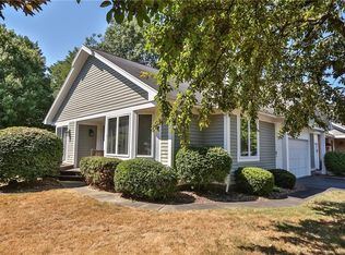 102 Running Brook Ln, Rochester, NY 14626