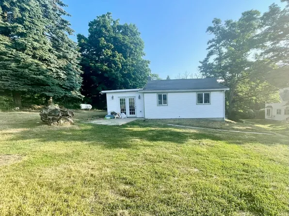 5307 W Hawley Rd, Ludington, MI 49431