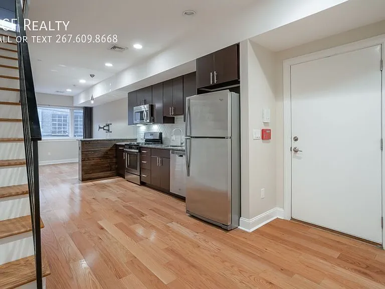 724 N 3rd St #2F — Photo 2