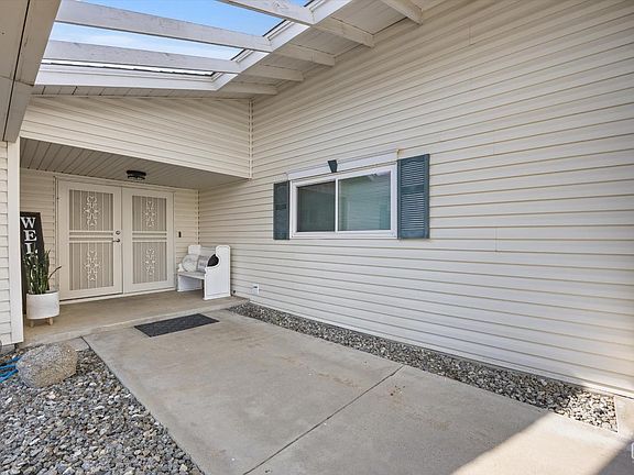 5th image of 5005 Surrey Ln