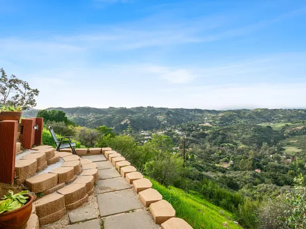 1432 Penny Rd, Topanga, CA 90290