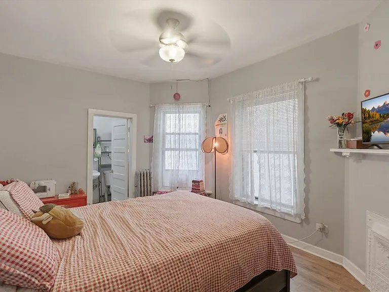 5018 S Blackstone Ave #202 — Photo 5