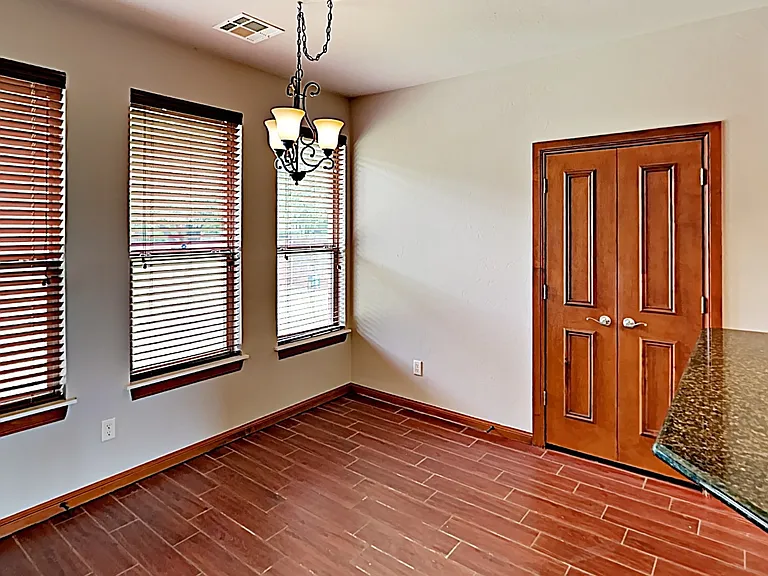 1725 NW 185th St — Photo 10