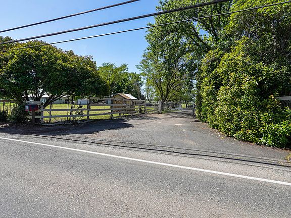3rd image of 4910 Balls Ferry Rd