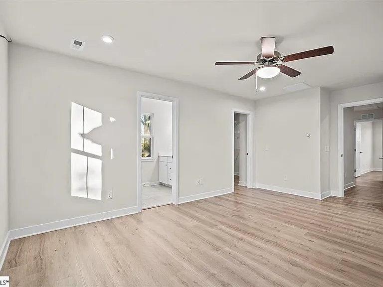 73 Connaught Ct — Photo 19
