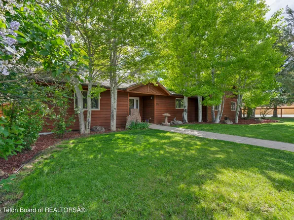 515 Meckem St, Dubois, WY 82513