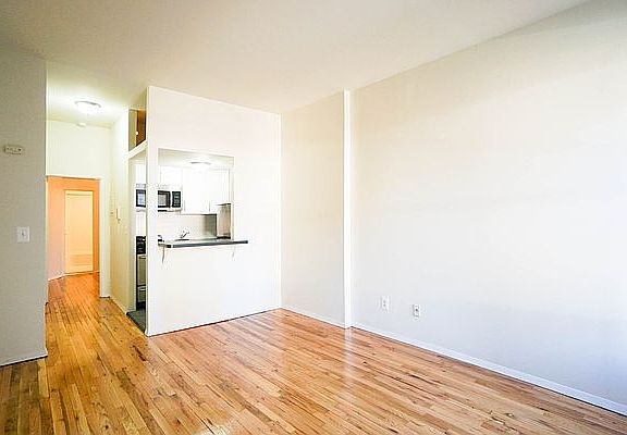 3rd image of 303 E 94th St APT 4L