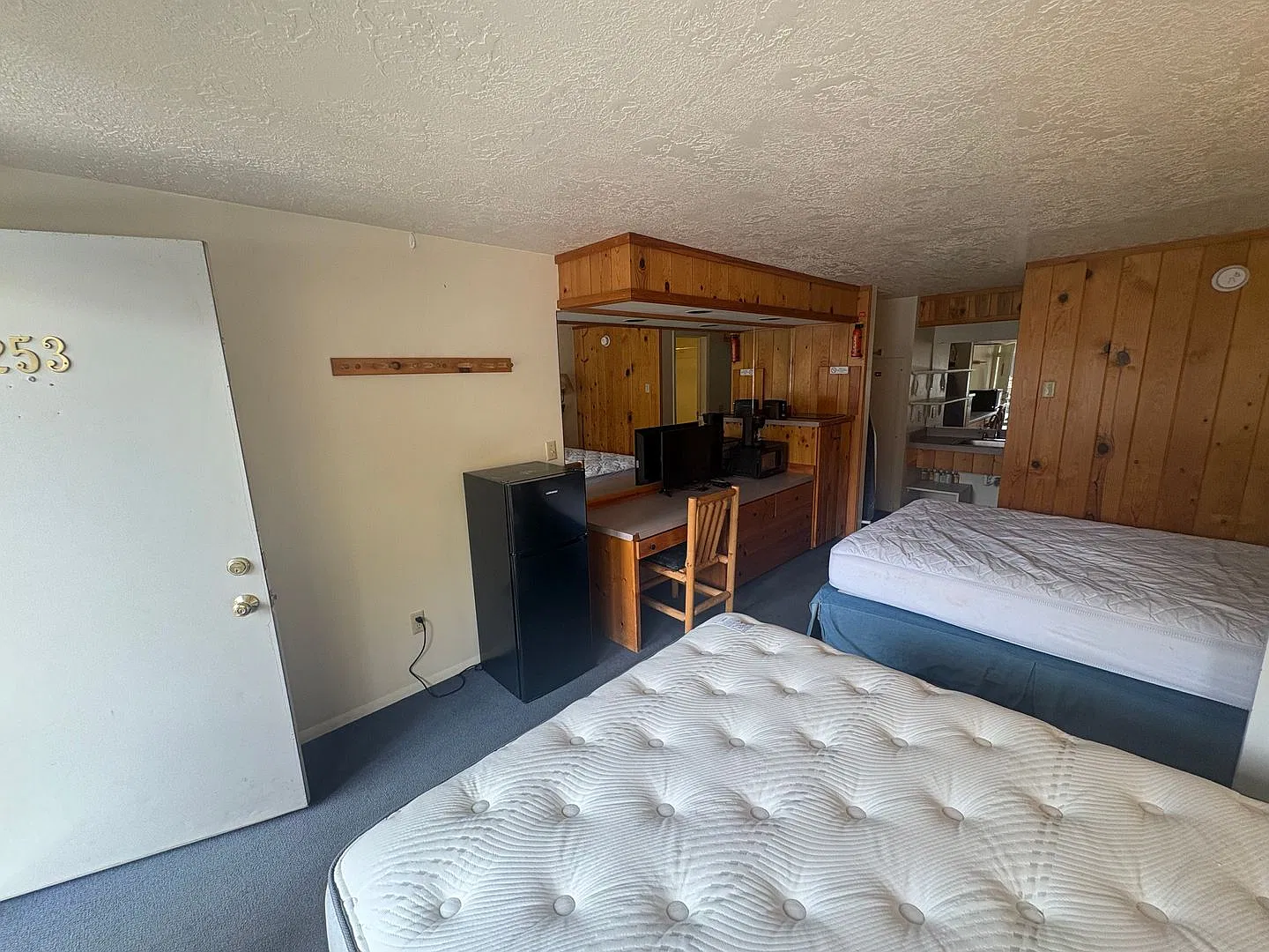 Angler's Inn — Photo 4