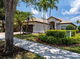 11237 NW 68th Pl, Parkland, FL 33076