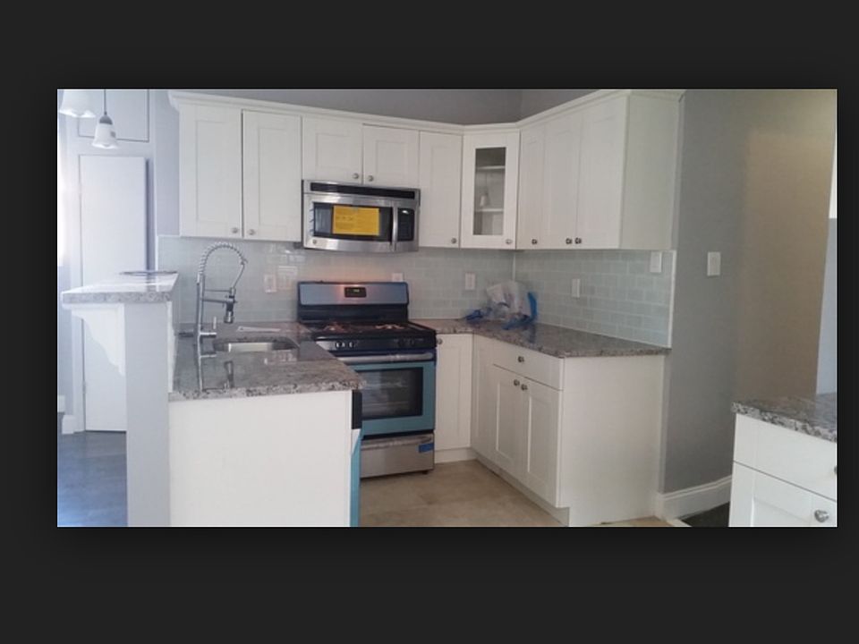 1st image of 764 N Oak Dr