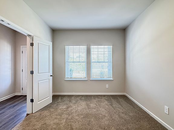 4th image of 30 Bur Oak Blvd