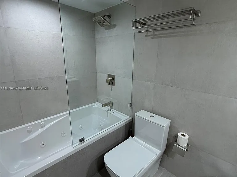 5900 Collins Ave #705 — Photo 12