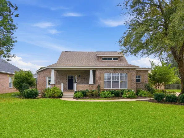 16 Shalimar Dr, Shalimar, FL 32579