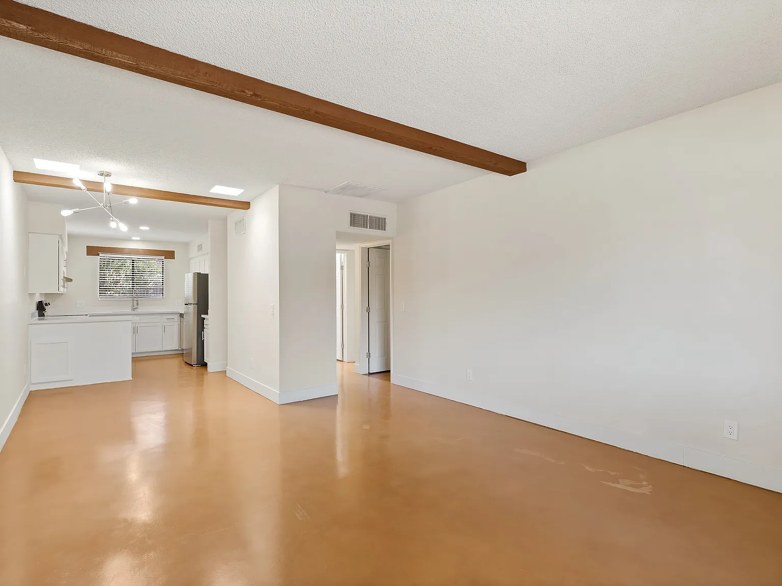 2 bed, 2.5 bath, 901 sqft, $1,507 — Photo 4