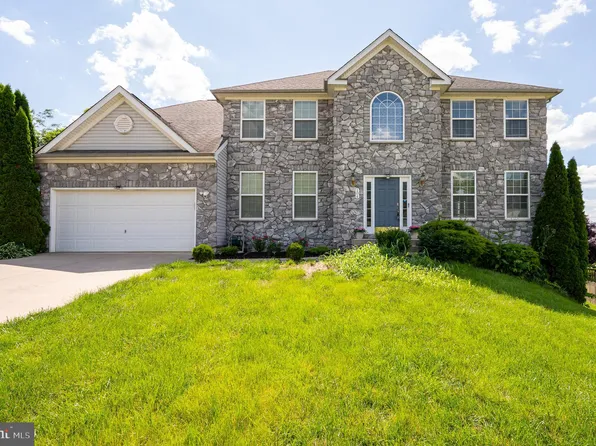 104 Carot Ct, Martinsburg, WV 25403