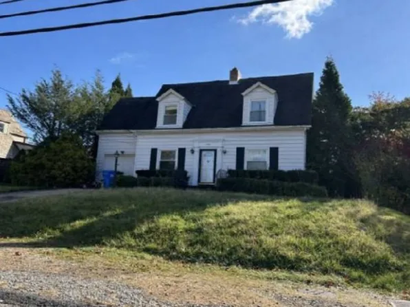 649 Greenlee Rd, Pittsburgh, PA 15227