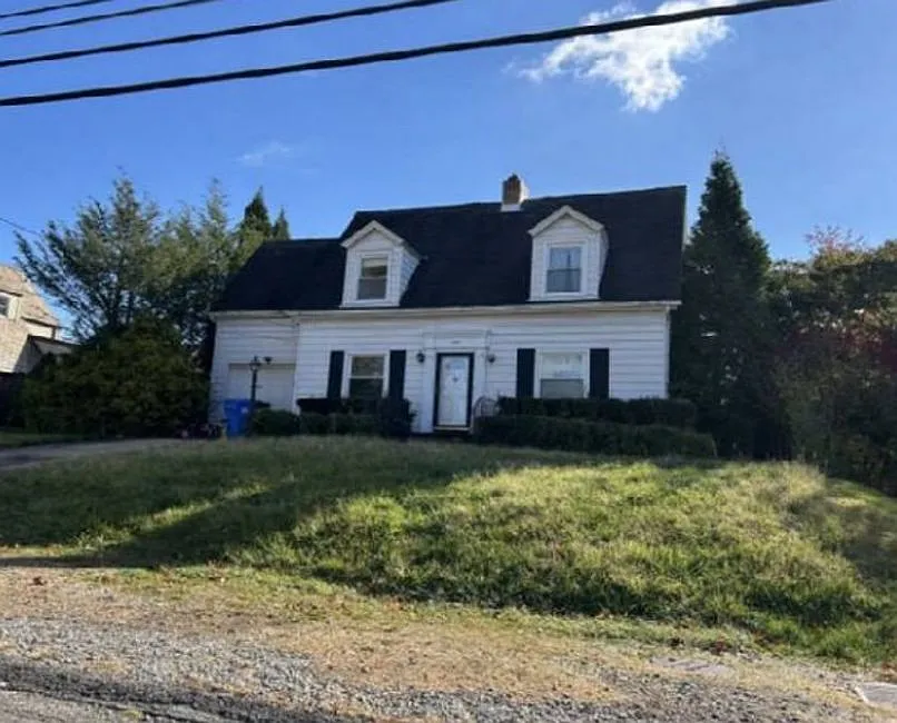 649 Greenlee Rd photo 1