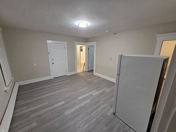 5th image of 1441 Pleasant St #2